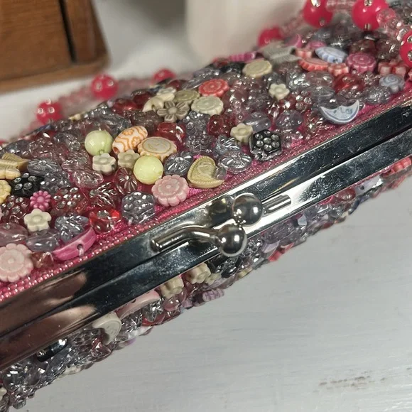 LA VIOLA Pink Clutch Kiss Lock Pink Lined Evening Prom Bag
W/ Strap NWOT - Picture 4 of 16